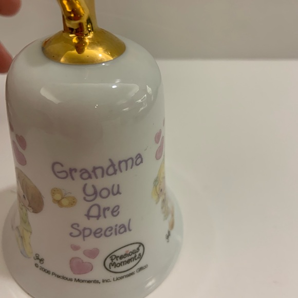 Precious Moments Grandma You are So Special - Picture 1 of 4